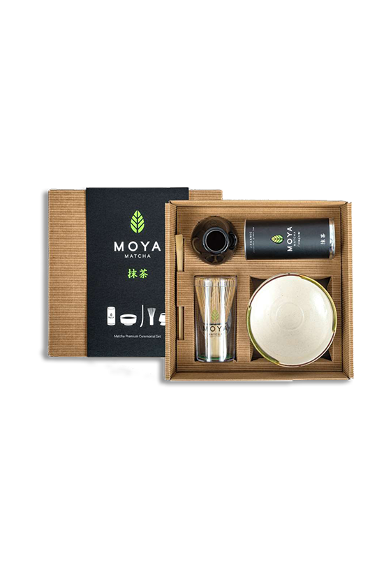 Coffret de cérémonie avec du matcha Aki