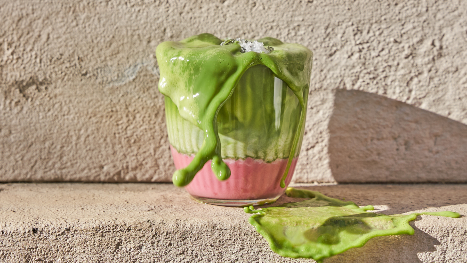 Matcha ice latte aux framboises