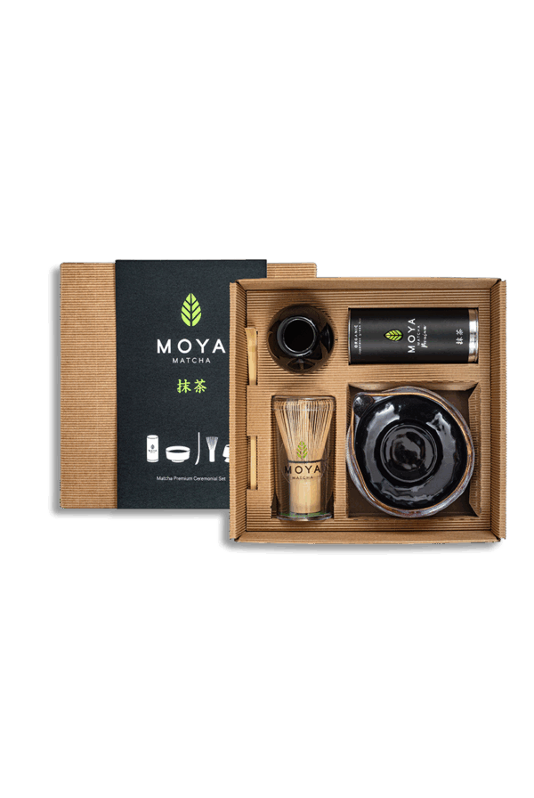 Coffret de cérémonie avec du matcha Sumomo avec bec verseur